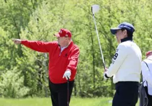 Description English: Shinzo Abe and Donald Trump playing golf Date 28 April 2019, 01:33:36 Source https://www.kantei.go.jp/jp/content/20190426usa_14.jpg Author "Prime Minister's Office Homepage"