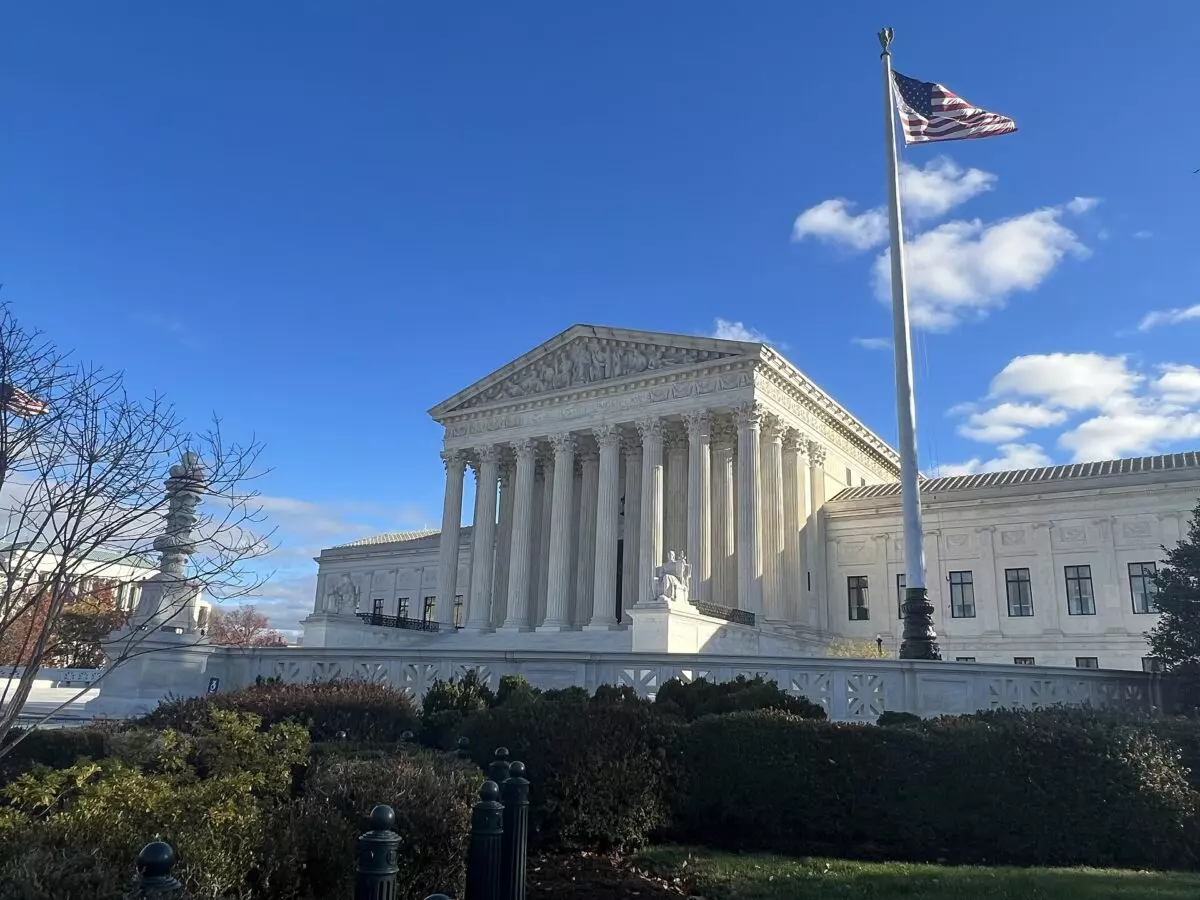 Description English: It's a picture of the Supreme Court of the United States on a sunny day. BUT, it's swag. Date 28 November 2022, 09:22:38 Source Own work Author Pacamah