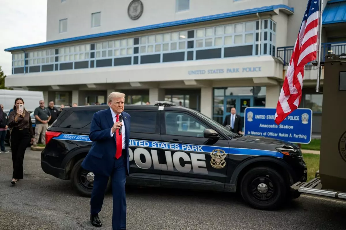 President Donald Trump delivers remarks to law enforcement and members of the National Guard at the U.S. Park Police Anacostia Operations Facility, Thursday, August 21, 2025, in Washington, D.C. (Official White House Photo by Daniel Torok)